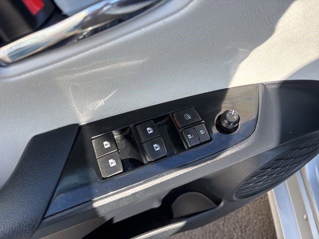 Toyota Prius Two 2016