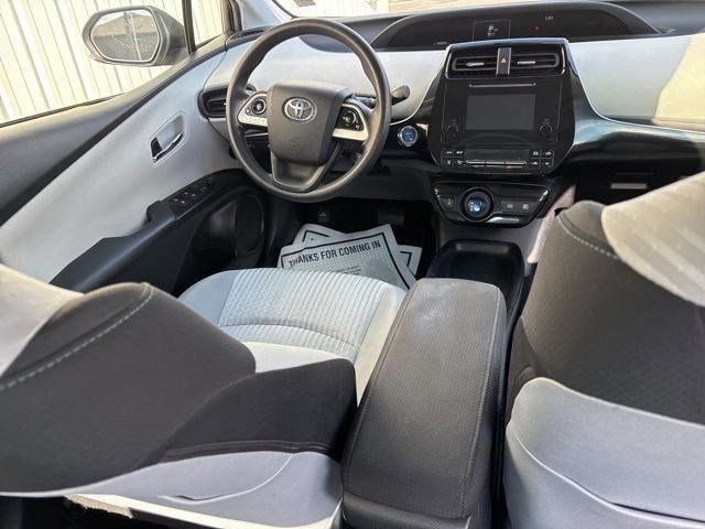 Toyota Prius Two 2016