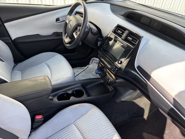 Toyota Prius Two 2016