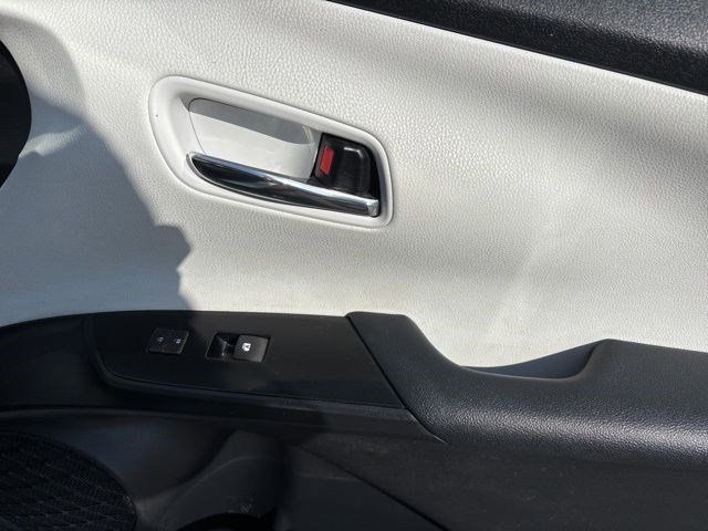 Toyota Prius Two 2016