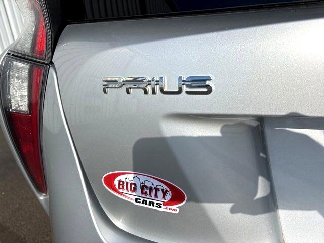 Toyota Prius Two 2016