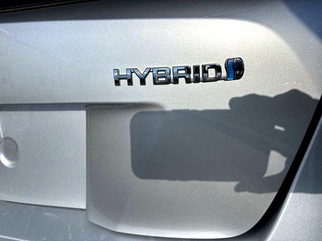 Toyota Prius Two 2016