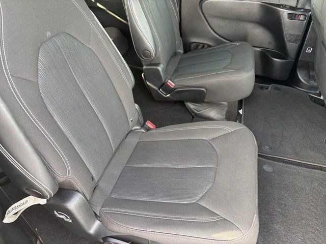 Chrysler Pacifica Touring 2022