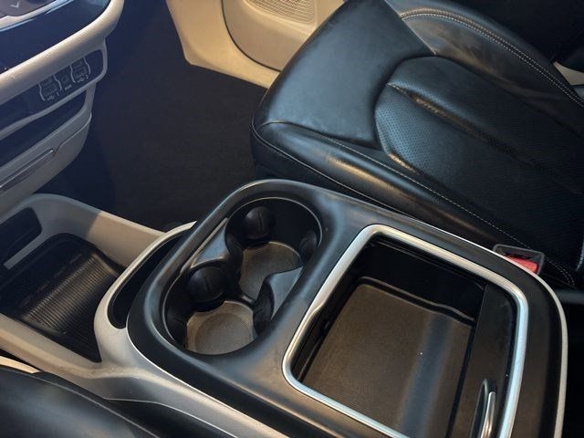 Chrysler Pacifica Touring L 2023