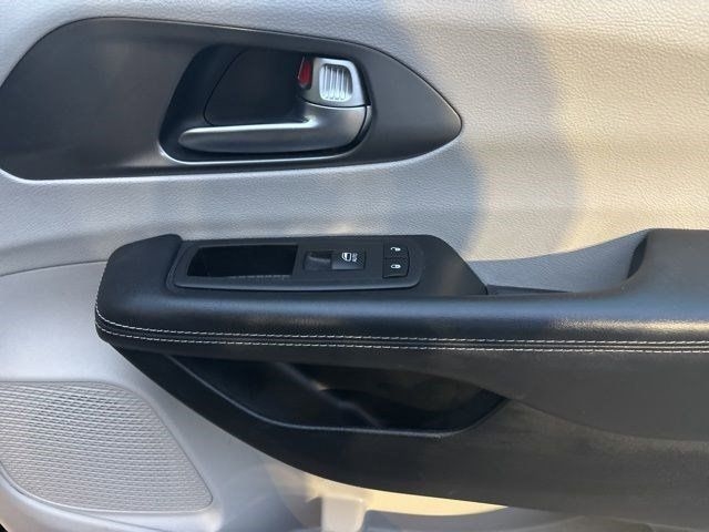 Chrysler Pacifica Touring L 2023