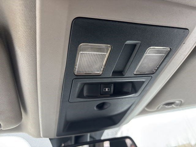 RAM 1500 SLT Crew Cab 4WD 2017