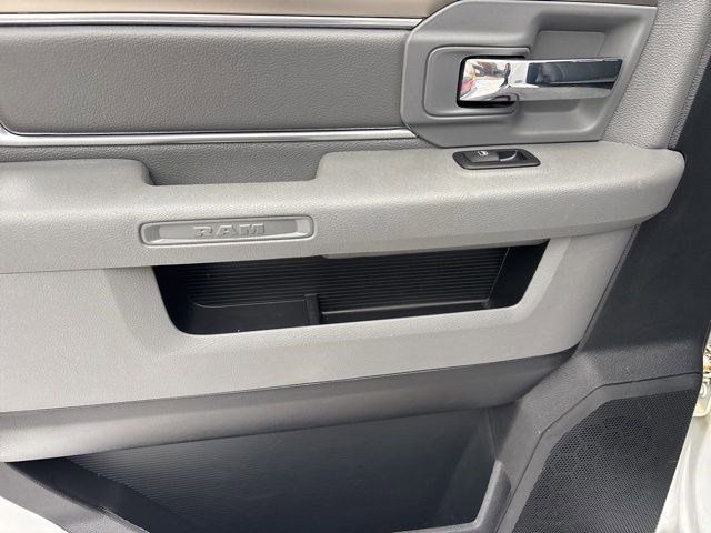 RAM 1500 SLT Crew Cab 4WD 2017