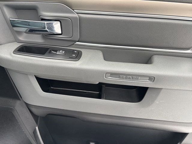 RAM 1500 SLT Crew Cab 4WD 2017