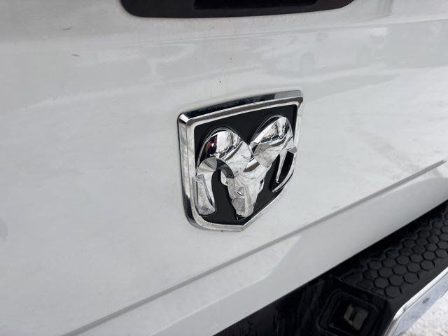 RAM 1500 SLT Crew Cab 4WD 2017