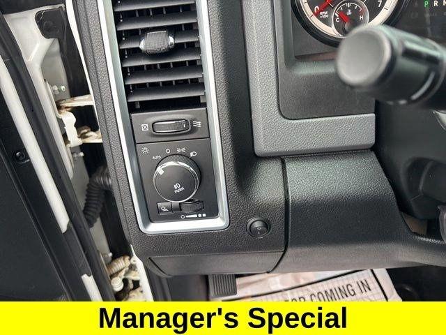 RAM 1500 SLT Crew Cab 4WD 2017