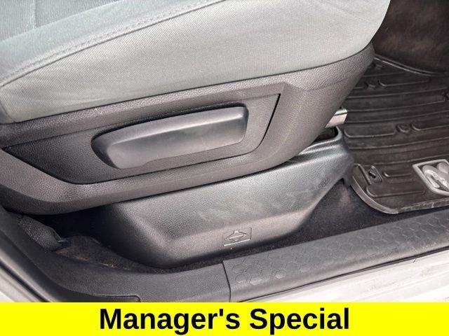 RAM 1500 SLT Crew Cab 4WD 2017