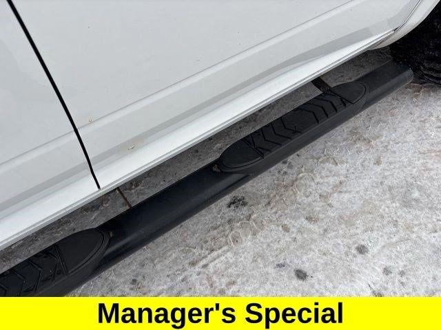 RAM 1500 SLT Crew Cab 4WD 2017