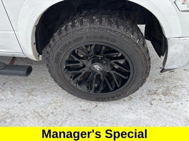 RAM 1500 SLT Crew Cab 4WD 2017