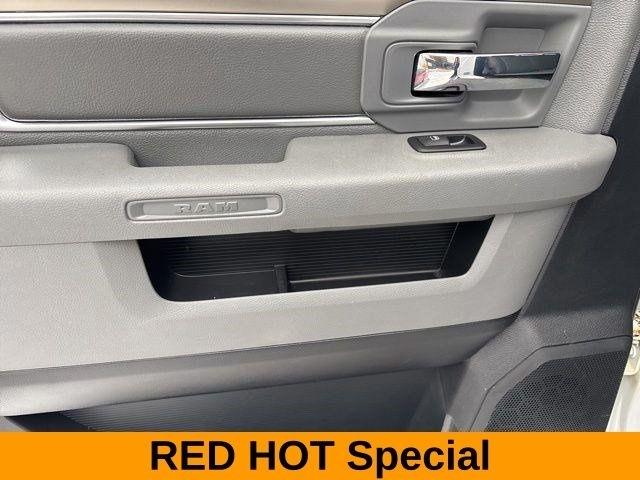 RAM 1500 SLT Crew Cab 4WD 2017