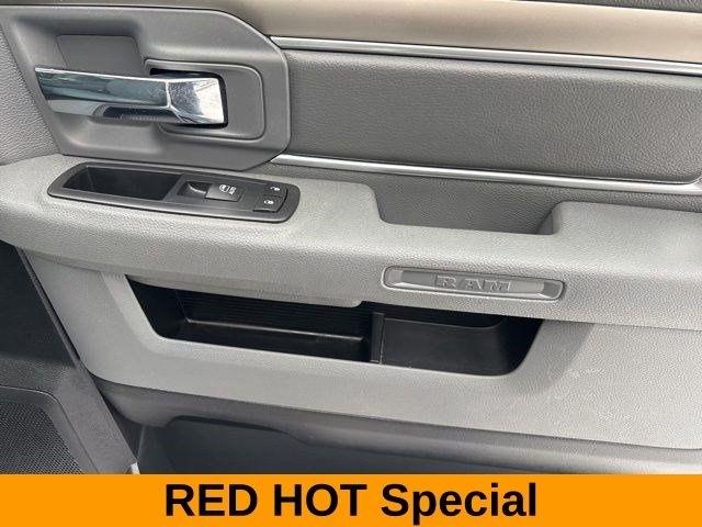 RAM 1500 SLT Crew Cab 4WD 2017