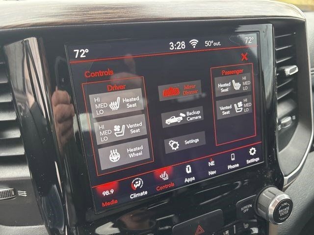 RAM 1500 Laramie Crew Cab 4WD 2020