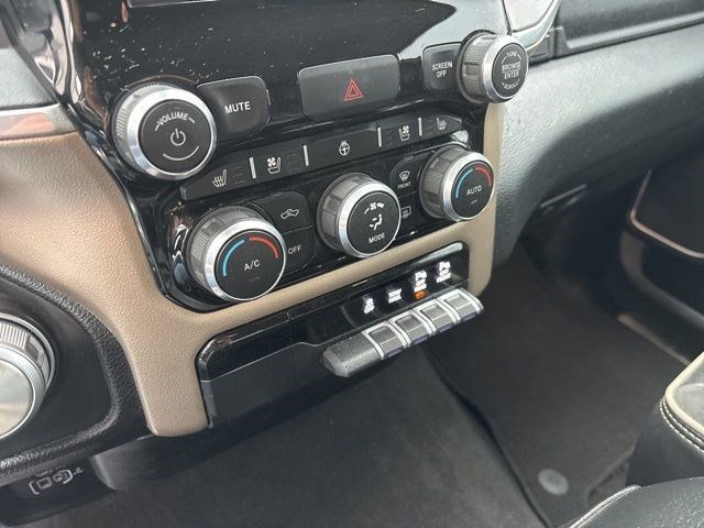 RAM 1500 Laramie Crew Cab 4WD 2020