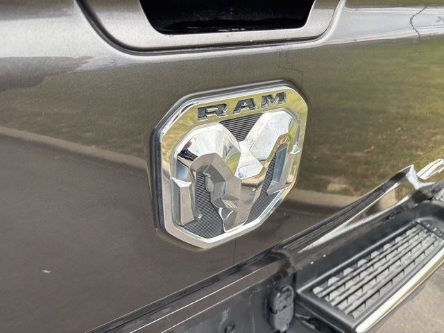 RAM 1500 Laramie Crew Cab 4WD 2020