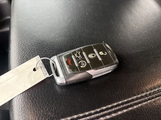 RAM 1500 Laramie Crew Cab 4WD 2020