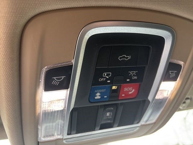 RAM 1500 Laramie Crew Cab 4WD 2020