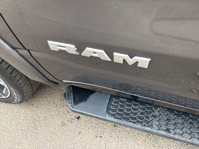 RAM 1500 Laramie Crew Cab 4WD 2020