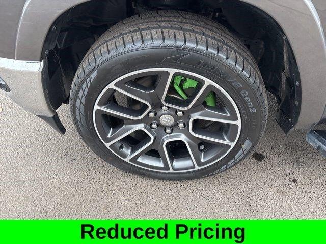 RAM 1500 Laramie Crew Cab 4WD 2020