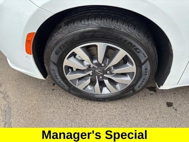 Chrysler Pacifica Hybrid Touring L 2022