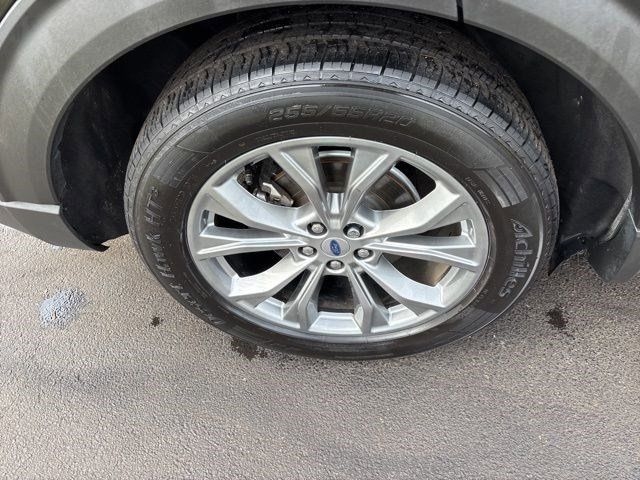 Ford Explorer XLT 2022