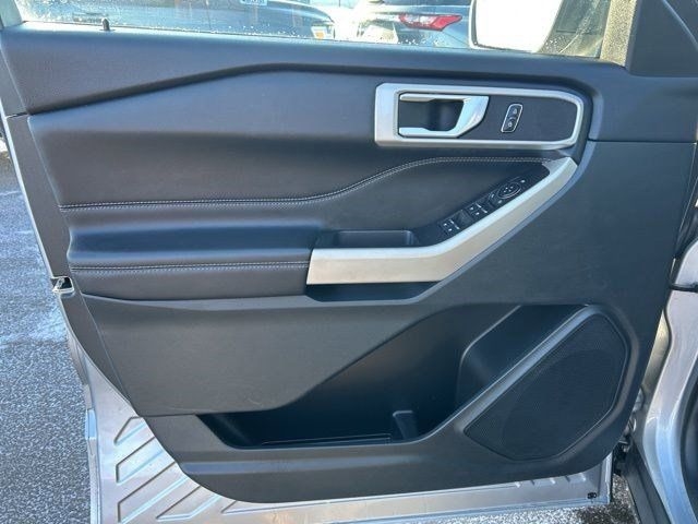 Ford Explorer XLT 2023