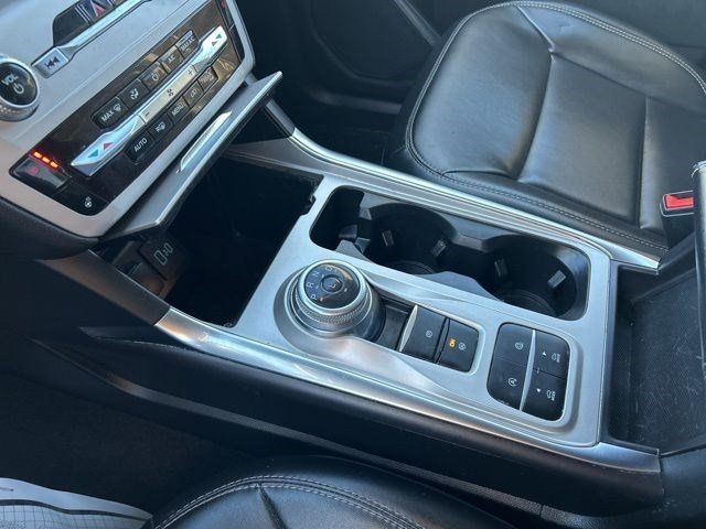 Ford Explorer XLT 2023