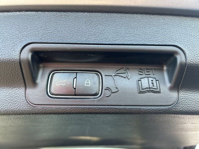 Ford Explorer XLT 2023