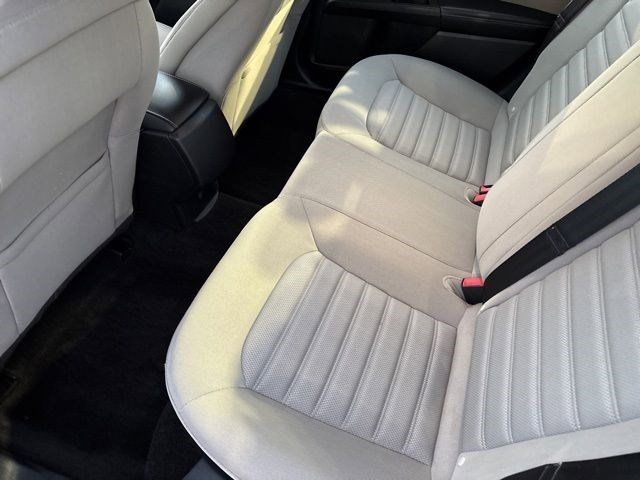 Ford Fusion Hybrid S 2018