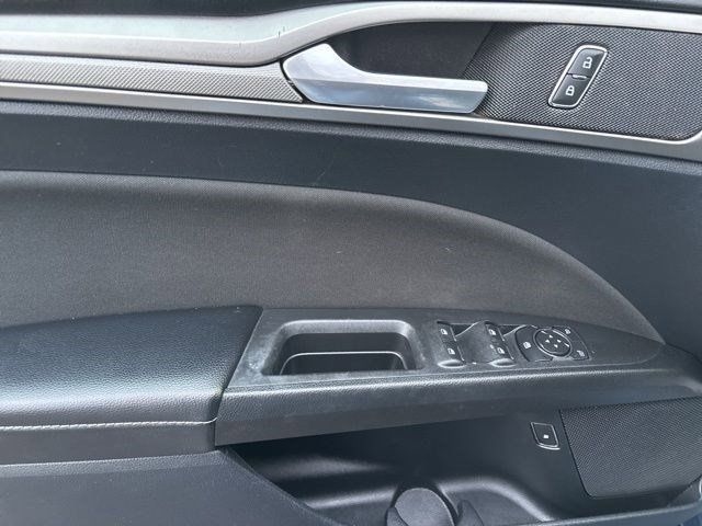 Ford Fusion Hybrid SE 2019