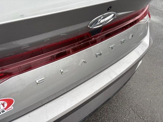 Hyundai Elantra SE 2023
