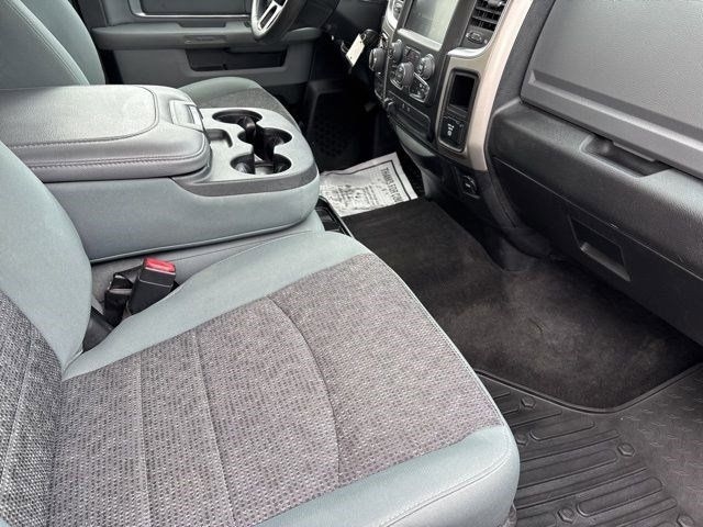 RAM 1500 SLT Crew Cab 4WD 2017