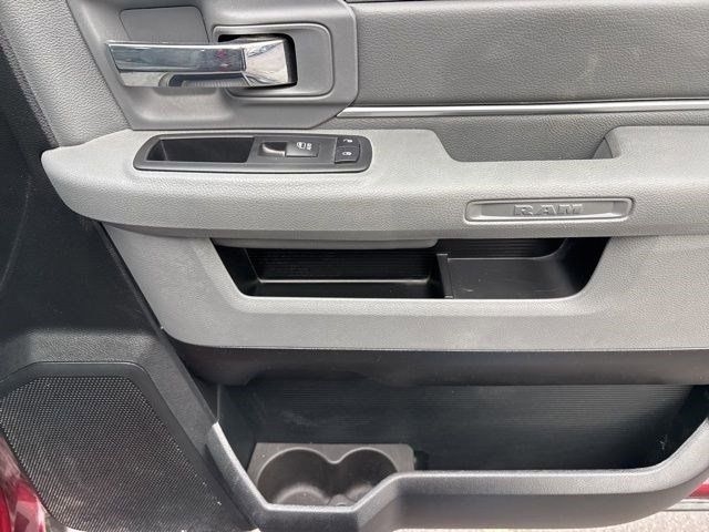 RAM 1500 SLT Crew Cab 4WD 2017