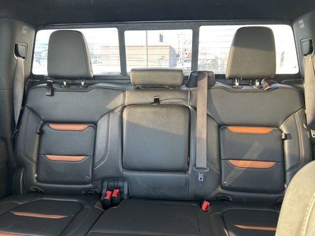 GMC Sierra 1500 AT4 Crew Cab 4WD 2020