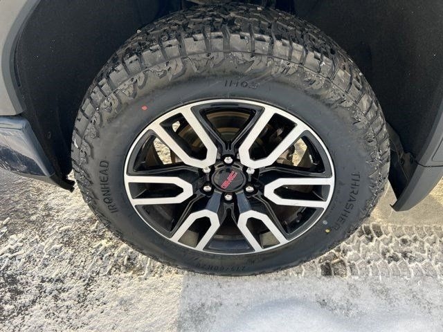 GMC Sierra 1500 AT4 Crew Cab 4WD 2020