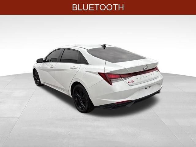 Hyundai Elantra  2022