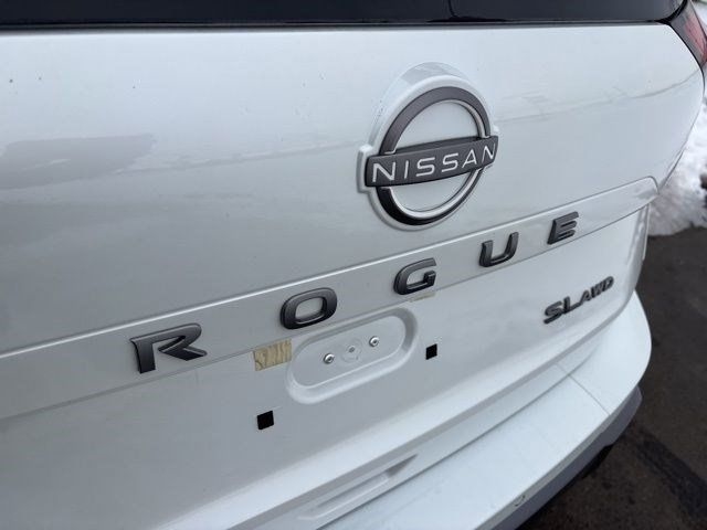 Nissan Rogue  2024