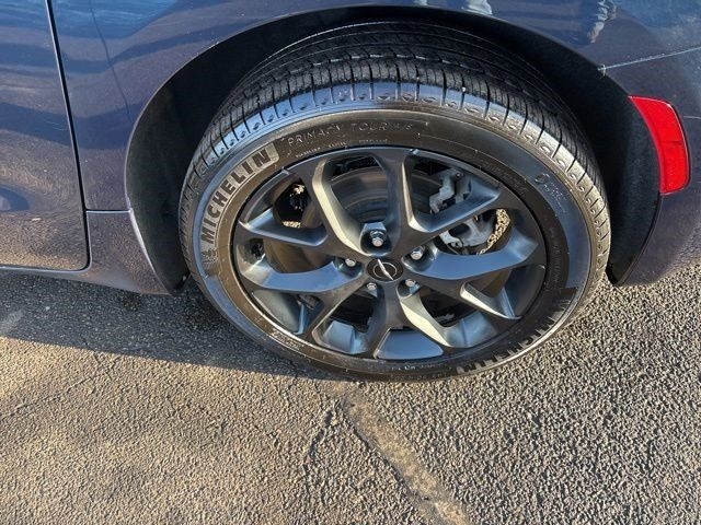 Chrysler Pacifica Limited AWD 2023