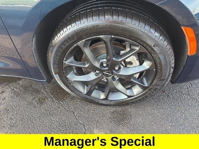 Chrysler Pacifica Limited AWD 2023