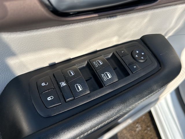 Chrysler Voyager  2023