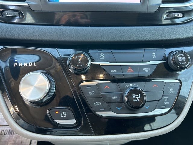 Chrysler Voyager  2023