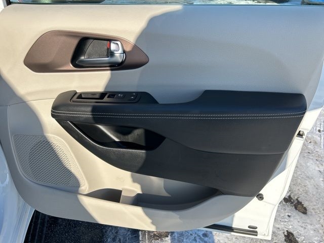 Chrysler Voyager  2023