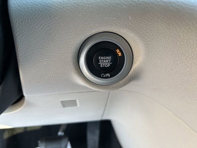 Chrysler Voyager  2023