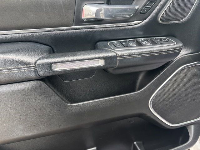 RAM 1500 Laramie Crew Cab 4WD 2021