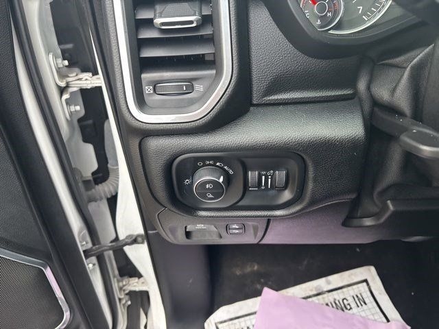 RAM 1500 Laramie Crew Cab 4WD 2021