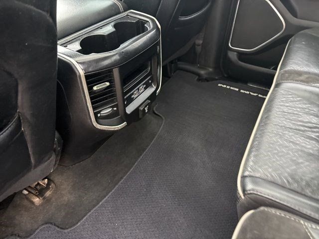 RAM 1500 Laramie Crew Cab 4WD 2021