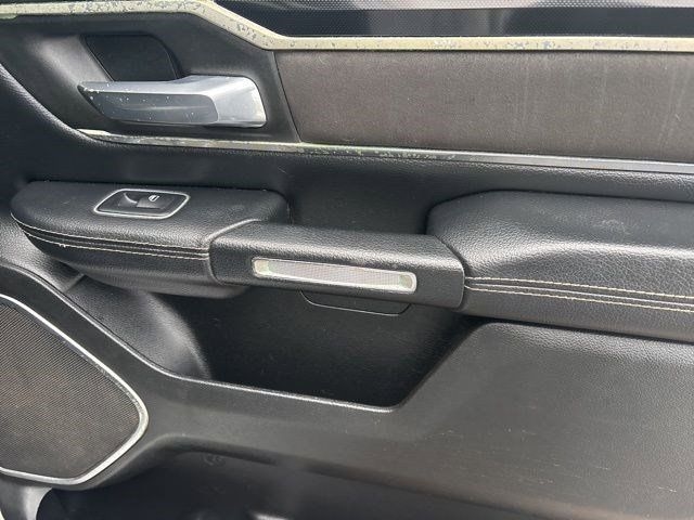 RAM 1500 Laramie Crew Cab 4WD 2021